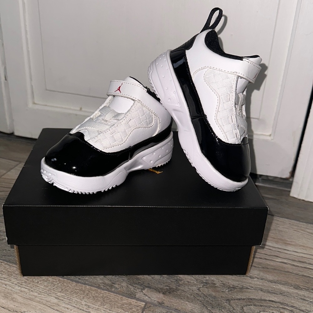JORDAN MAX AURA 2